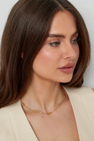 simple necklace with twisted charms h5 Picture2
